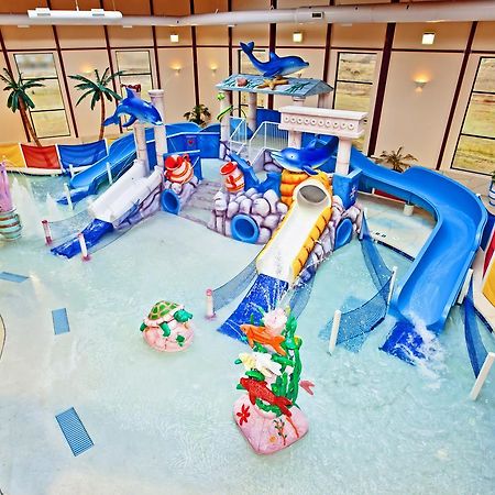 グランド マルキ ウォーターパーク ホテル & スイーツ Lake Delton エクステリア 写真