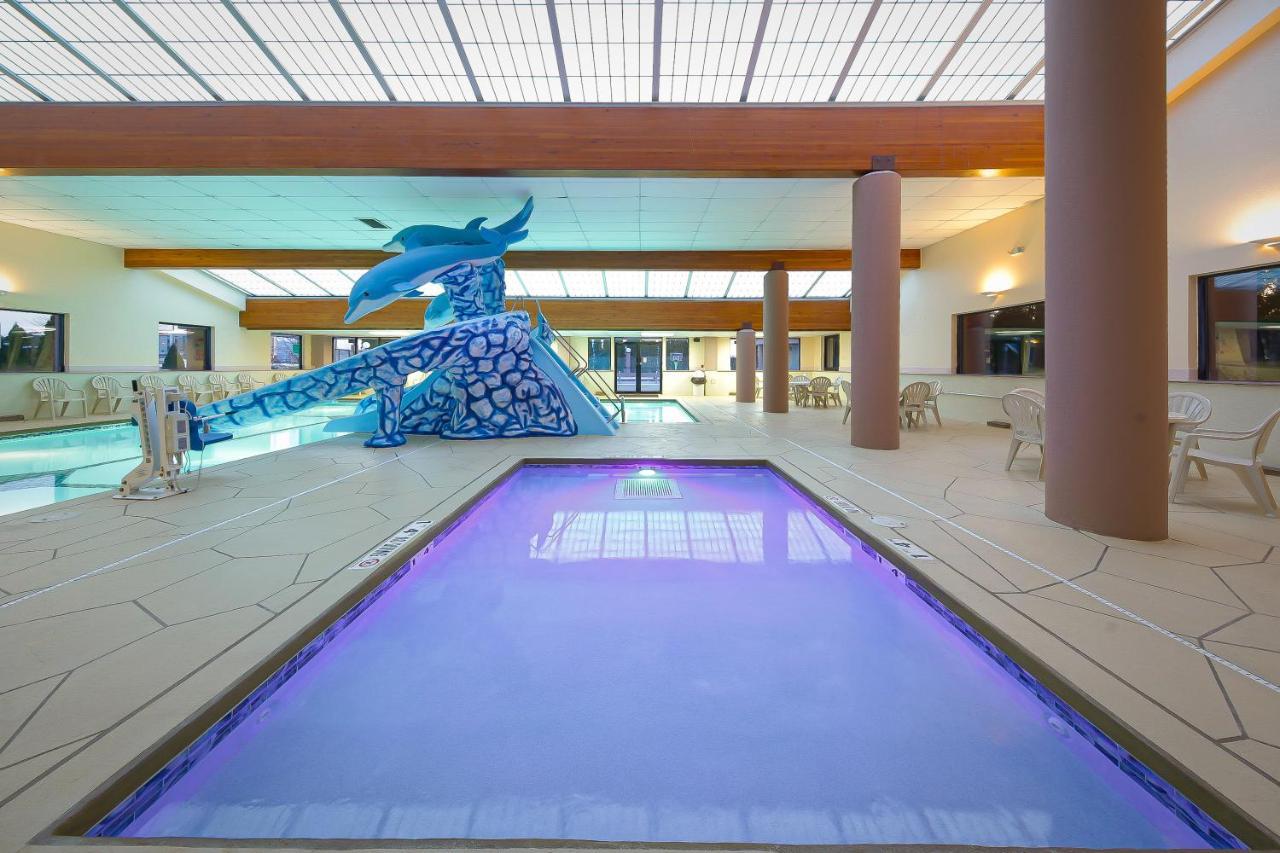 グランド マルキ ウォーターパーク ホテル & スイーツ Lake Delton エクステリア 写真