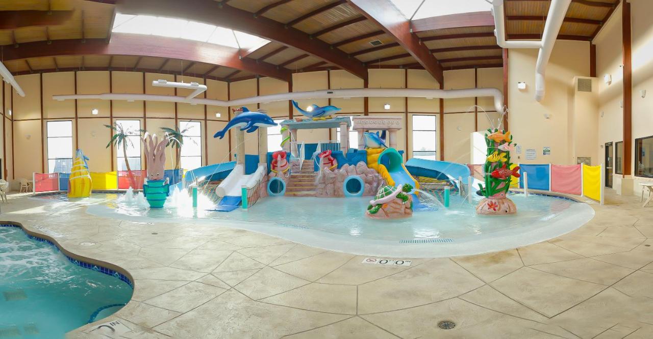 グランド マルキ ウォーターパーク ホテル & スイーツ Lake Delton エクステリア 写真