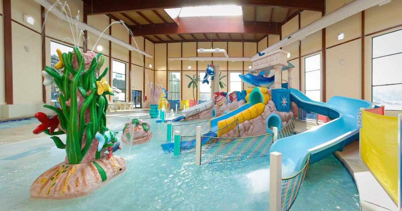 グランド マルキ ウォーターパーク ホテル & スイーツ Lake Delton エクステリア 写真