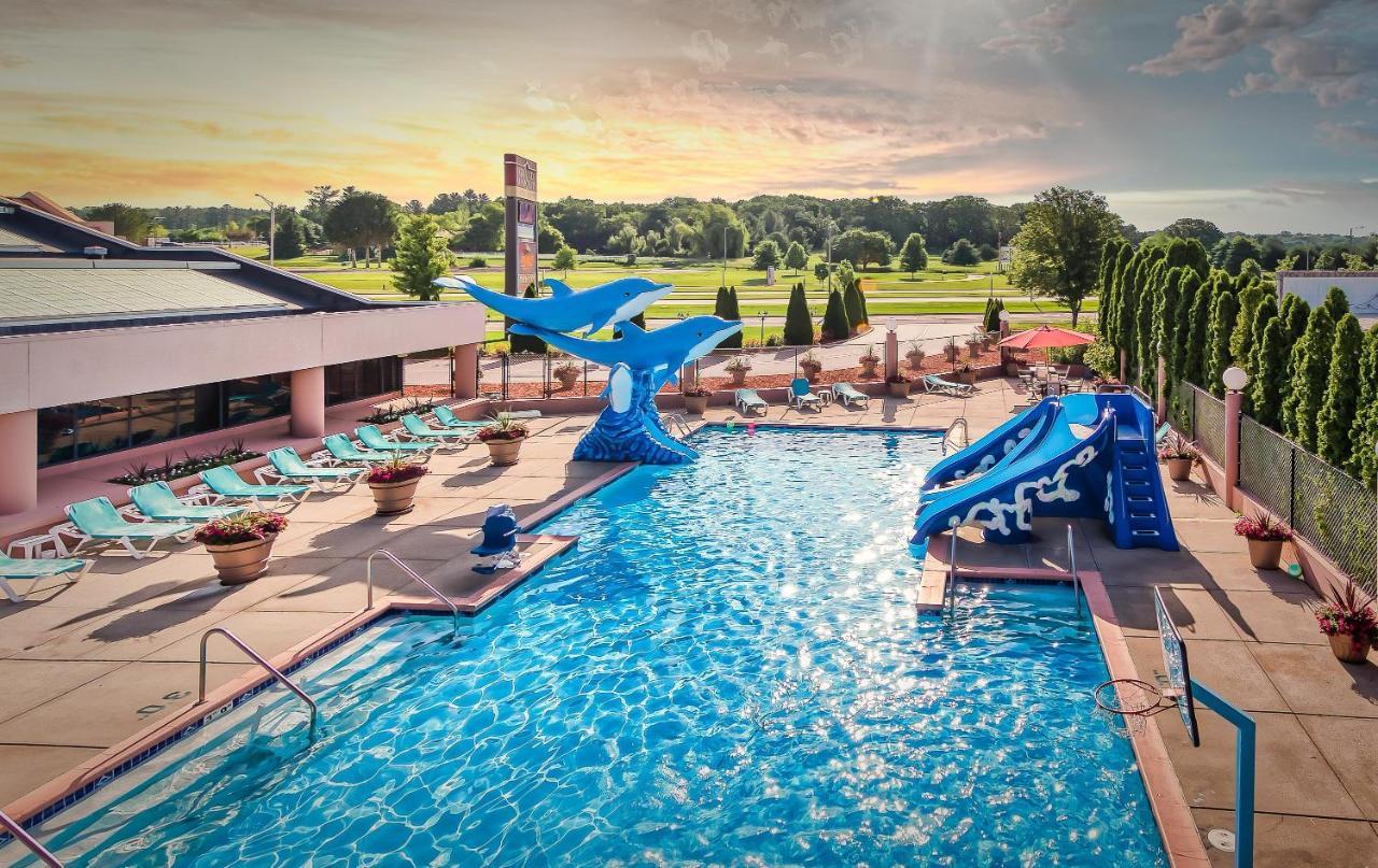 グランド マルキ ウォーターパーク ホテル & スイーツ Lake Delton エクステリア 写真
